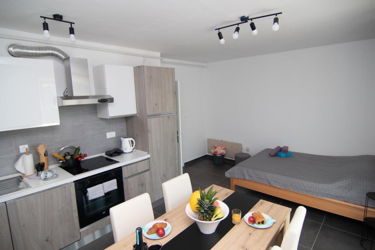 Valkane Beach Studio Apartment PUY Exterior foto