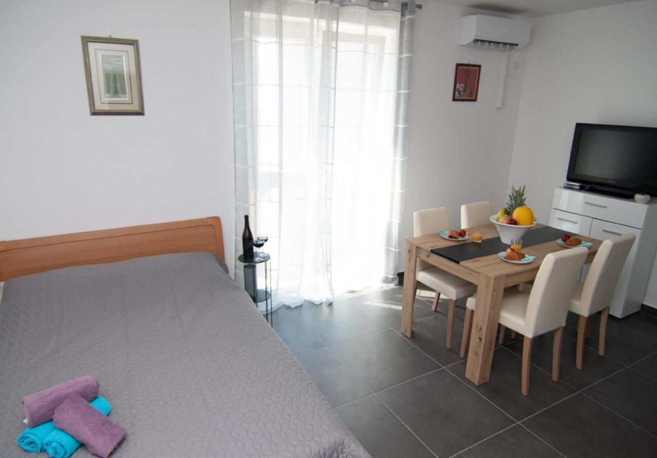 Valkane Beach Studio Apartment PUY Exterior foto